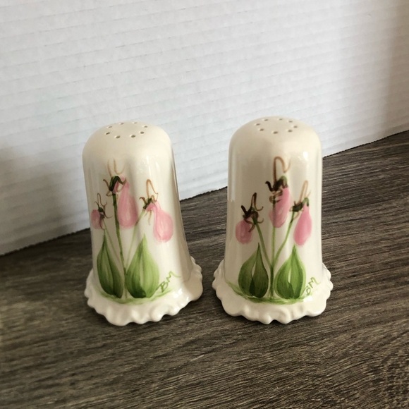 Vtg Hand Painted PEI Salt and Pepper Shakers - Picture 1 of 13